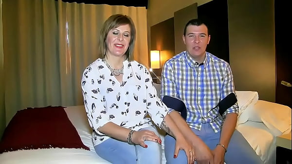 Nonton Es Un Madurita Muy Deseable Y Lo Hacen Por Morbo thumbnail