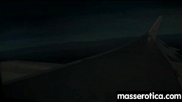 Nonton Massage Therapist Giving Her Patient Some Unknowing Love 14 thumbnail