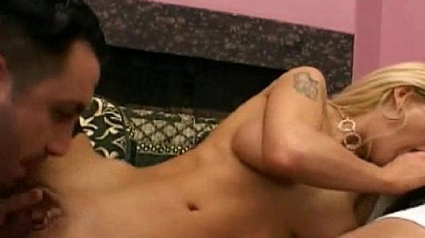 Nonton Blonde Fuck Two Guys thumbnail