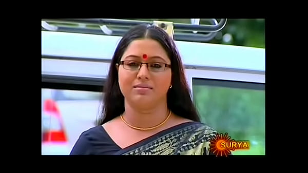 Mallu Serial Actress Lakshmi Priya Navel Through Saree thumbnail