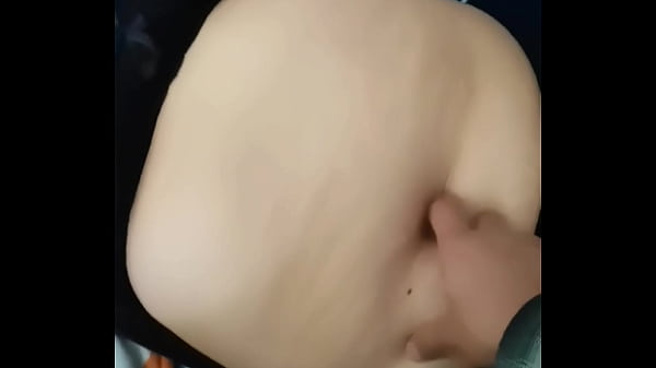 Milf comes to visit me so i can play with her belly button