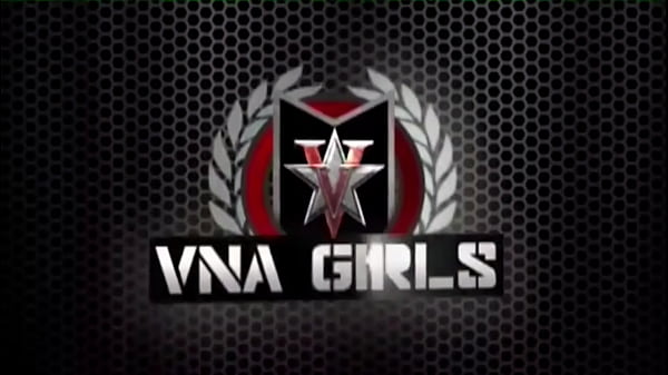 Nonton Blonde Vicky Vette Vibes And Drills Her Pussy With Her Favorite Toys! thumbnail