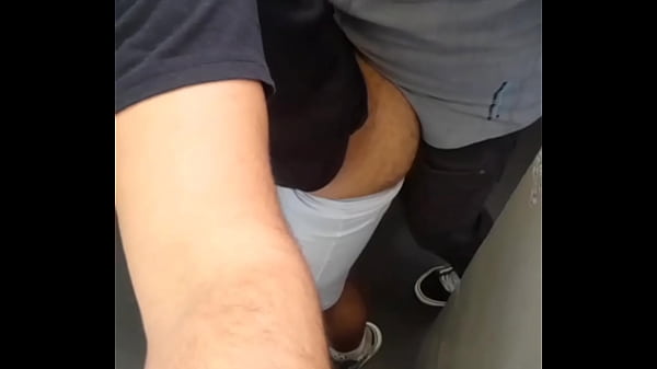 Fui Mijar E Desci O Short At&eacute; Mostrar Minha Bunda, O Cobrador De Onibus Ficou Olhando E Eu Disse, Pode Meter, Ele Meteu E Gozou E Saiu Fora. thumbnail