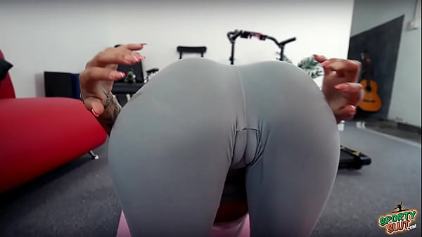 Amazing Big Ass Puffy Cameltoe Latina Teen on the Treadmill 