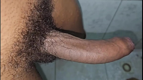 Faxineiro Do Pr&eacute;dio Veio Ajudar Consertar O Chuveiro E Acabou Trepando O Inquilino thumbnail