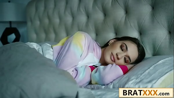 Nonton Petite Teen Spinner Gets Surprise Fuck From Her College Boyfriend thumbnail