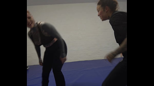 Nonton Happy Kinkmas Eve Day 24 Lesbian Wrestling thumbnail