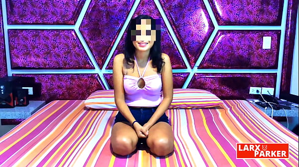 Room Casting 4: Angela, sale de estudiar y enseñ_a su delicioso cuerpo que vamos a disfrutar en esta audició_n