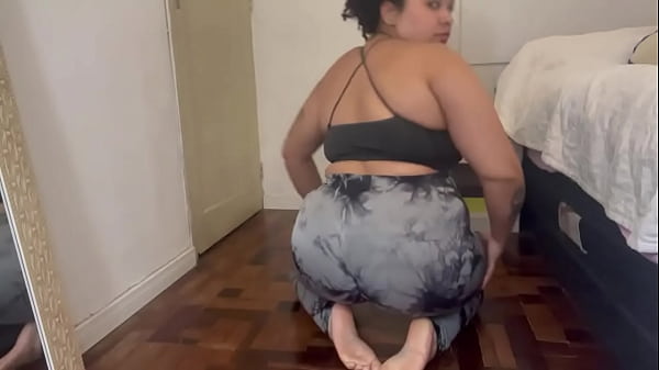 Nonton Cutiepiie Curvy - Yoga Positions To Fart thumbnail