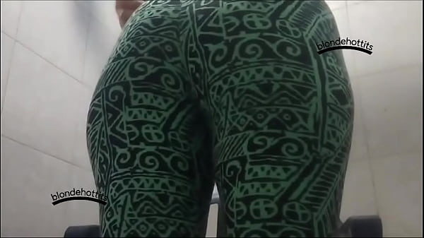 Nonton Amateur Blonde Touches Her Pussy!! thumbnail