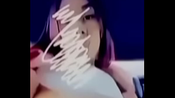 Nonton Flashing Latina thumbnail