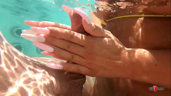 Pink hair barbie girl outdoor pool casting underwater fuck