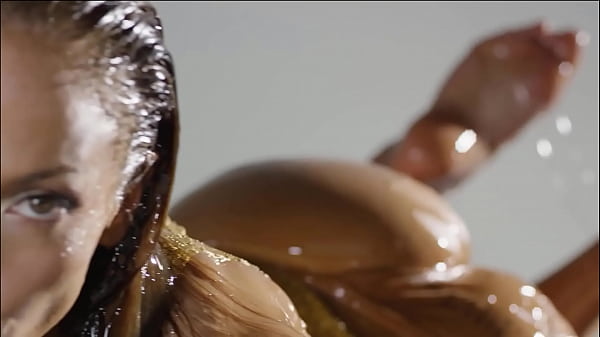 Hot booty parties | with slow motion and repetitions 