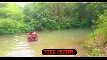 Nonton Housewife Play Love In The River With Her Sugar Boy thumbnail