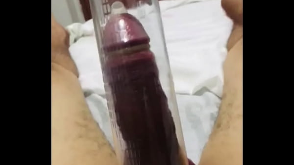 Afinando a rola com bomba peniana primeira semana de uso