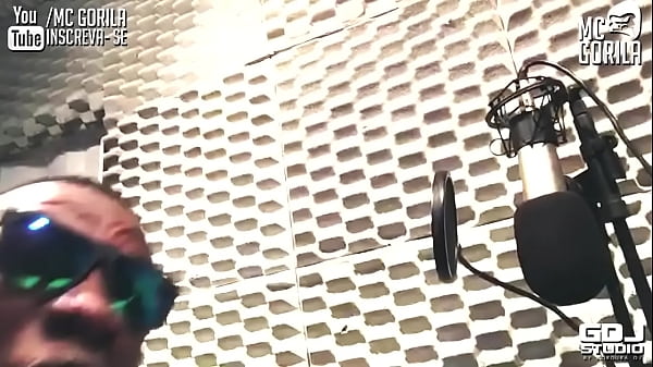 Nonton Mc Gorila - Sujou Meu Pau Foi De Coco thumbnail