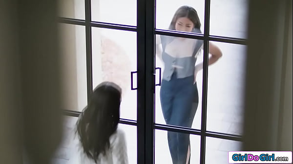 Nonton This Hot Asian Chick Knocked At My Door And Asked If She Could Take A Look At Her Old Bedroom.i Made My Move And Kissed And Licked Her Wet Pussy thumbnail