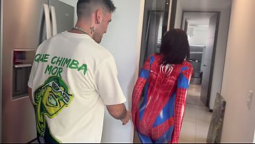 Le destruyo el co&ntilde;o a la spiderwoman ebony y se traga mi super leche papi rodriguez