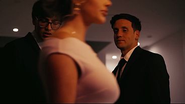 Nonton Digital Playground - Avery Moon, Van Wylde - The Pussy Burglar thumbnail