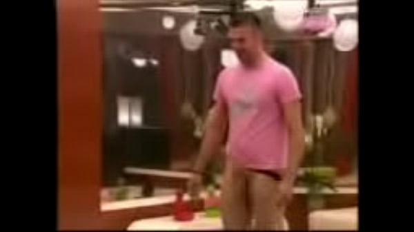 Nonton Serbian Striptiz thumbnail