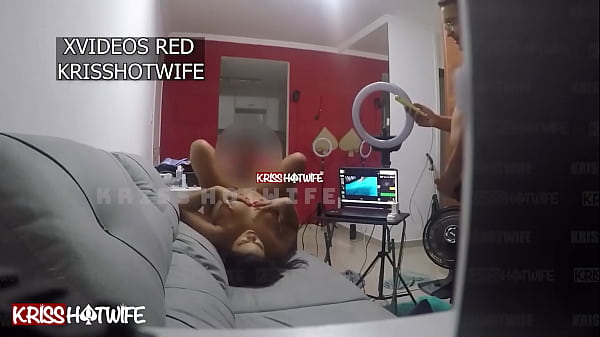 Barbeiro Terminou De Cortar Cabelo Do Corno, Como Eu J&aacute; Estava Totalmente Nua Ele N&atilde;o Aguentou De Tes&atilde;o E Pediu Para Me Chupar Gostoso thumbnail
