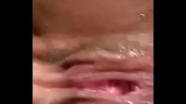 Ebony  juicy  pussy