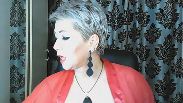 Russian milf AimeeParadise loves to suck! First, sweet mature slut sucks different kinds of rubber dildos, but finally she gets a chance to suck a real one! )) 