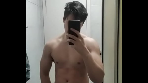 batendo pau como se fosse tambor