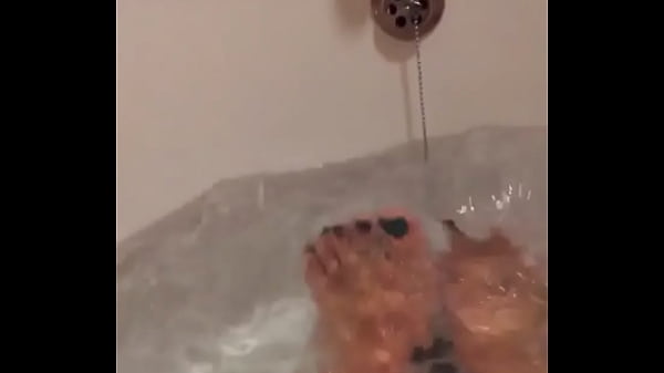 Nonton Amy Hoe thumbnail