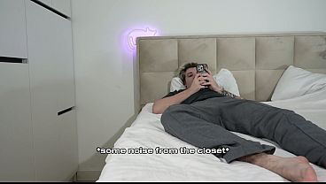 Nonton Ghost Sneaks Into Your Room To Drain All Your Cum thumbnail