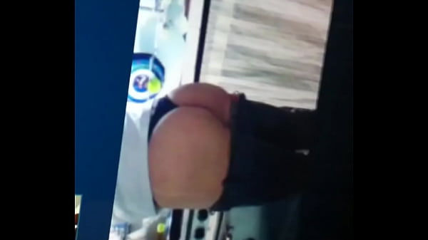 argentina ense&ntilde;andome la colita por videochat 