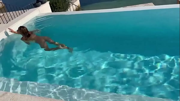 Play MP4 - Gorgeous Monika Fox Swims Naked In Pool In Beautiful Place &lpar;Free&rpar;