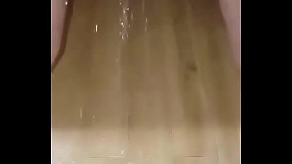 Pee fun, pissing on a hotel floor