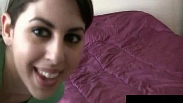 Nonton Chubby Girl Masturbating Her Shaved Pussy: Free Porn D6 thumbnail