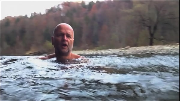 Play MP4 - November Nudism