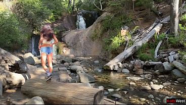 Nonton A Fellow Traveler Offers To Suck And Fuck On A Hike To Make It More Fun - Public Risky Sex Cumwalk thumbnail