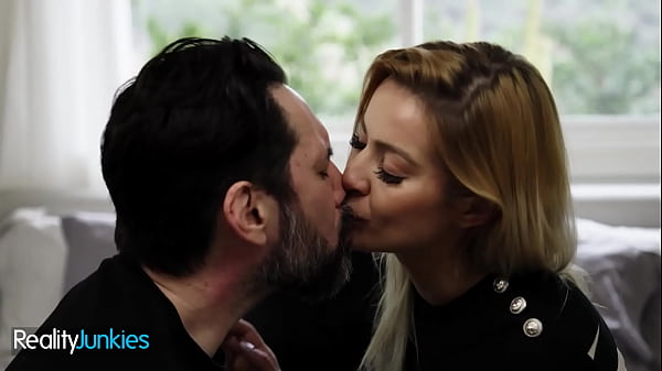 Nonton Adultmobile - Realityjunkies - Cherry Kiss, Tommy - Working Girls 2 - Scene 1 - Career Focused 15-30min thumbnail