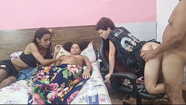 Vendo A Amiguinha Da Buceta Rosa, Da O Cuzinho Enquanto Massageio A Barriga Da Gravida thumbnail