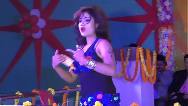 Nonton सेक्सी डांसर सुरुचि का हॉट परफॉर्मेंस thumbnail