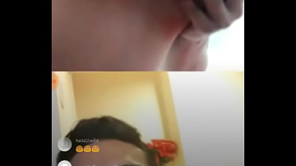 Haciendo En Vivo Y Muestra Las Tetas Mientras Esta B. thumbnail