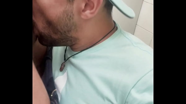 Quando Est&aacute; Tes&atilde;o, Est&aacute; Tes&atilde;o E Quando Tem Leite Tem Que Dividir De Todas As Formas Poss&iacute;veis E thumbnail