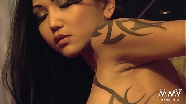 Nonton Two German Sluts Sharing Toys thumbnail