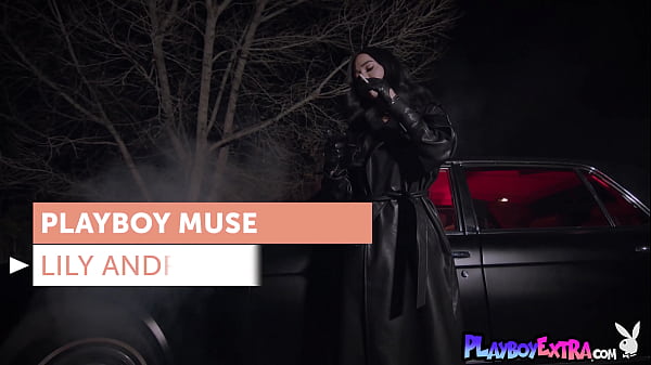 Nonton Glamorous Exotic Naked Babe Spreading Her Long Legs Outdoor thumbnail