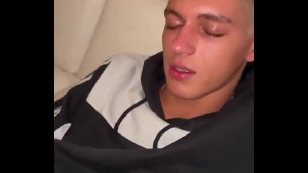 Petit blond bien pute pour grosse bite bien dure ,steph K & Nastyboy, full vid&eacute;o on my Xvideoschannel or direct buy 