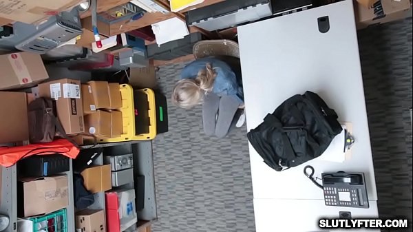 Nonton Sweetie Hottie Babe Emma Hix Fucks A Big Dick For Pleasure thumbnail