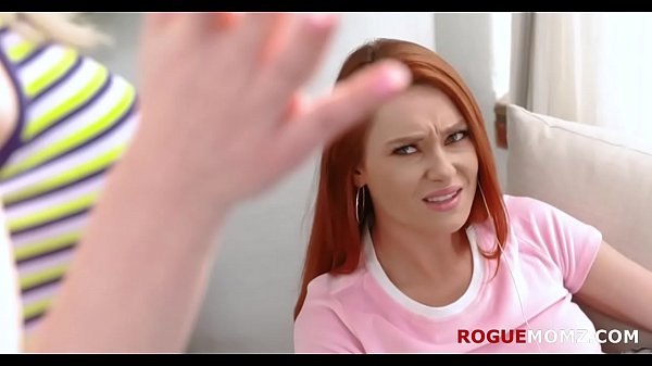 Nonton Stepson Fucks Stepdaughter While Stepmom Asks Them Not To thumbnail