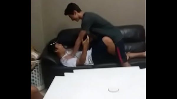 JAPA NOVINHO SENDO FUDIDO POR ITALIANO BOMBADO 