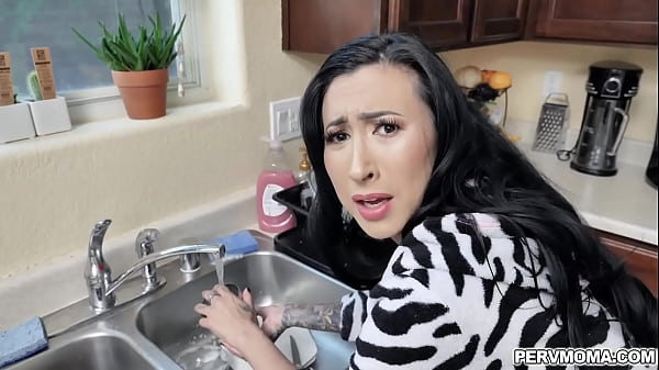 Play MP4 - Stepson loves eating his stepmoms ass and fucking her from behind