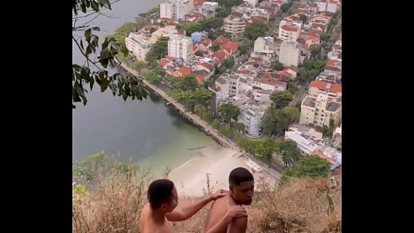 Foda No Penhasco thumbnail