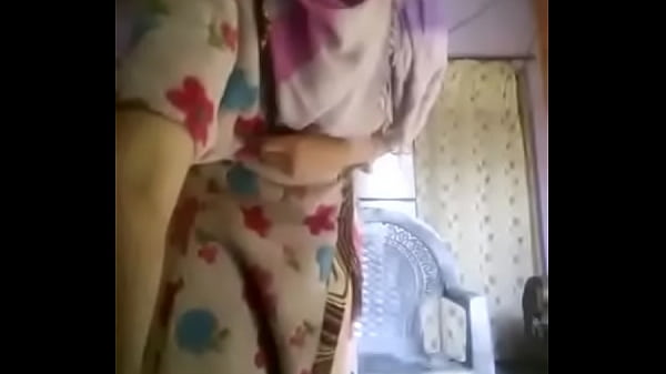 Nonton Kaisi Lagi Meri Pehli Video thumbnail